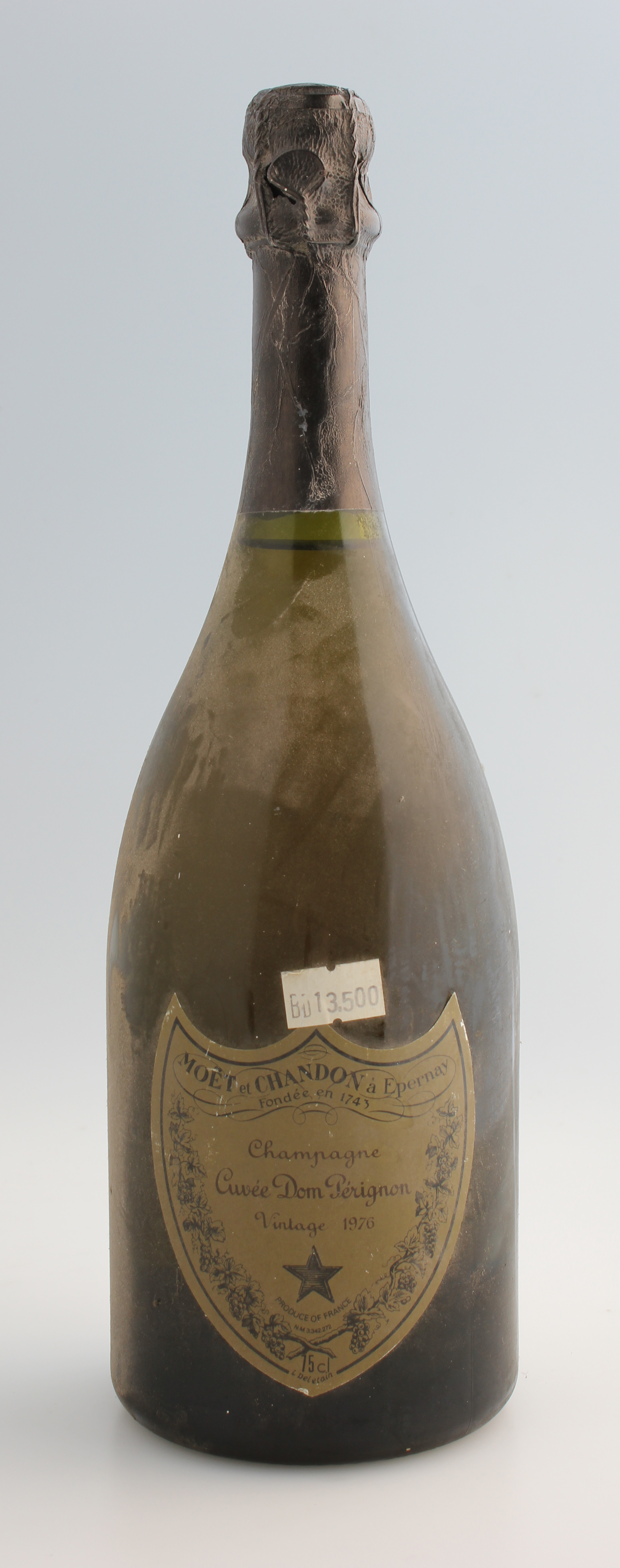 A bottle of 1976 Moet et Chandon Dom Perignon Brut, Champagne, France, 92/100. PROVENANCE: From the