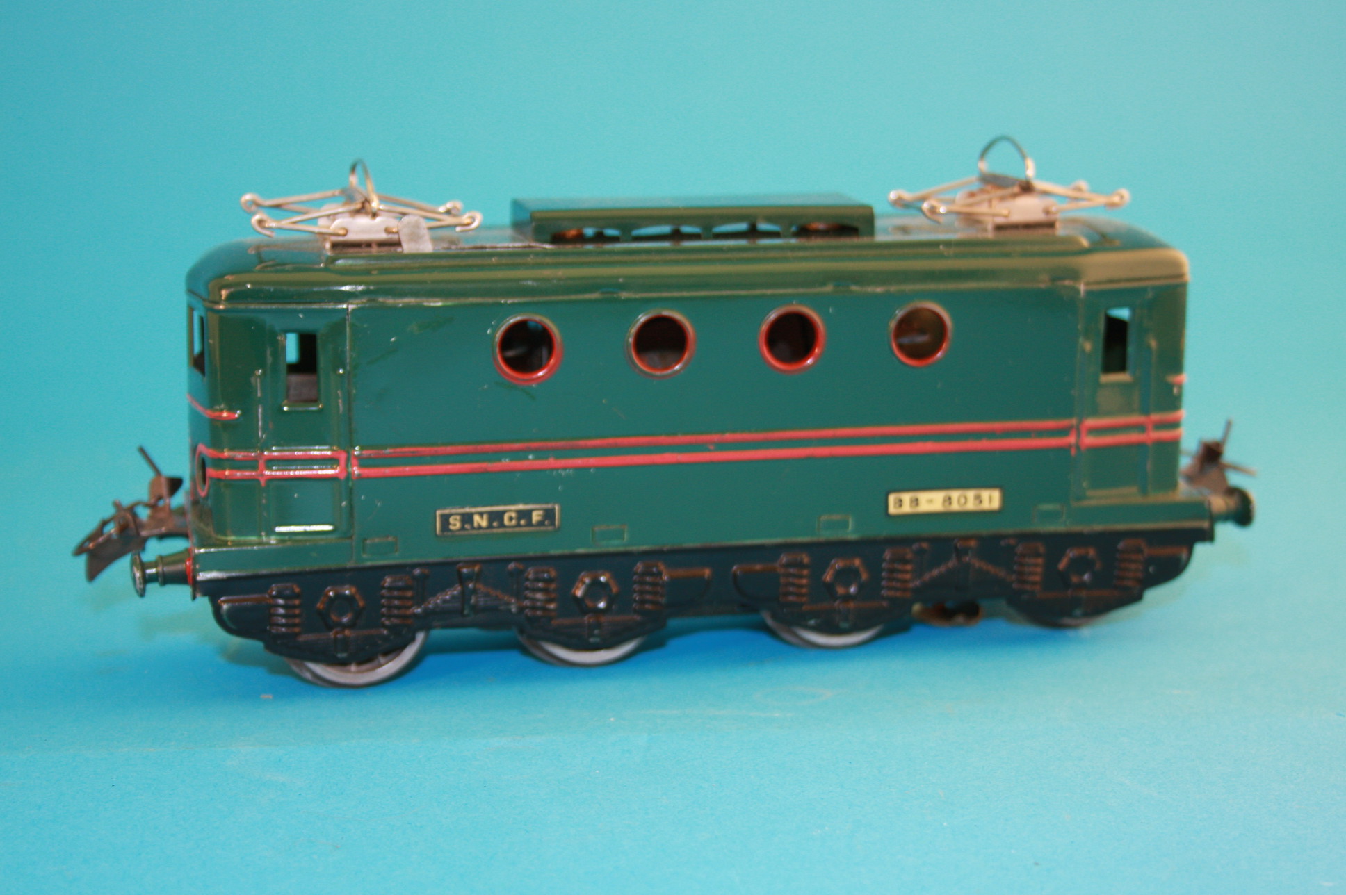 A French Hornby "O" gauge overhead electric style locomotive SNCF, green livery, number BB-8051.