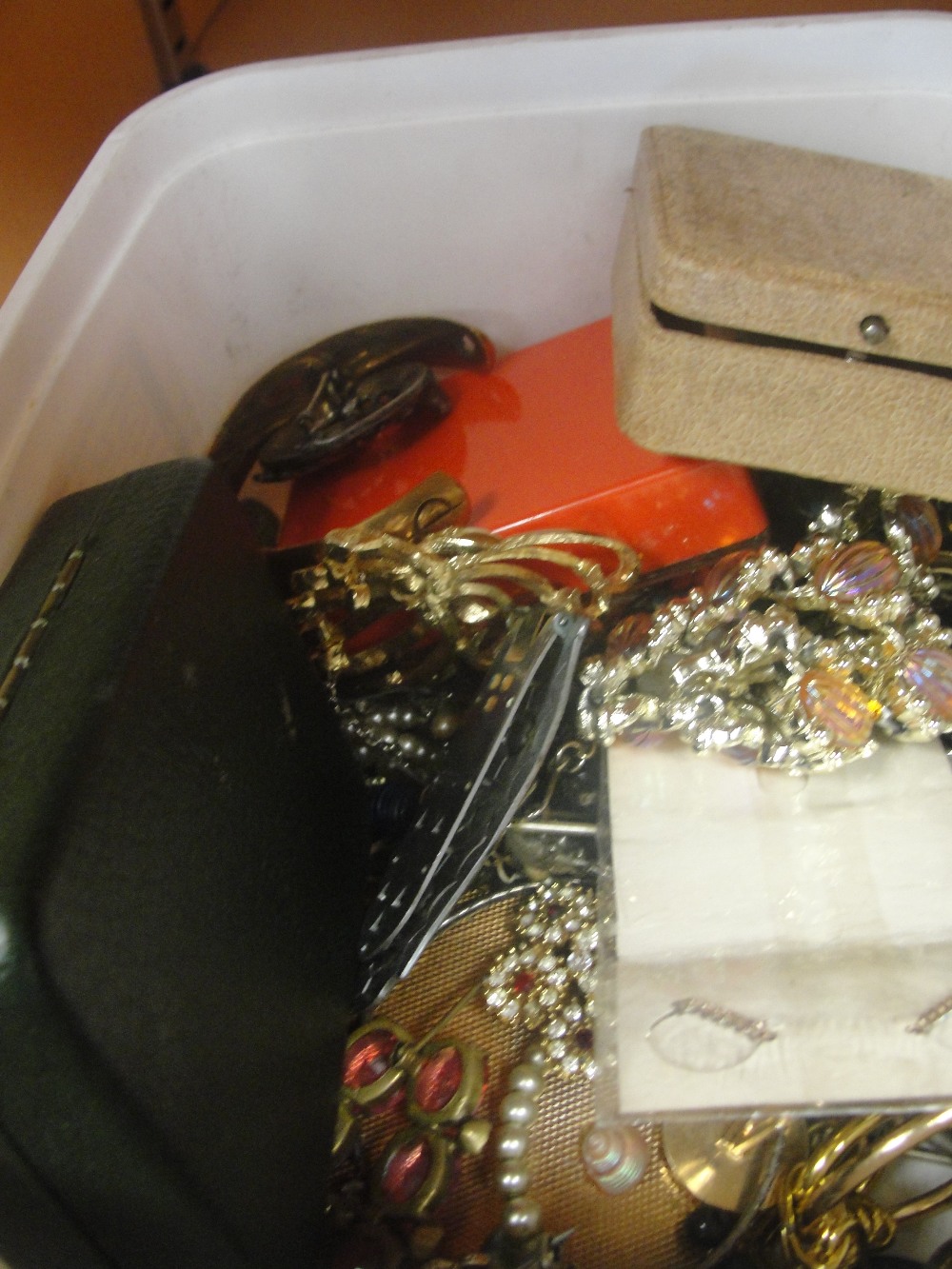 A quantity of vintage dress jewellery