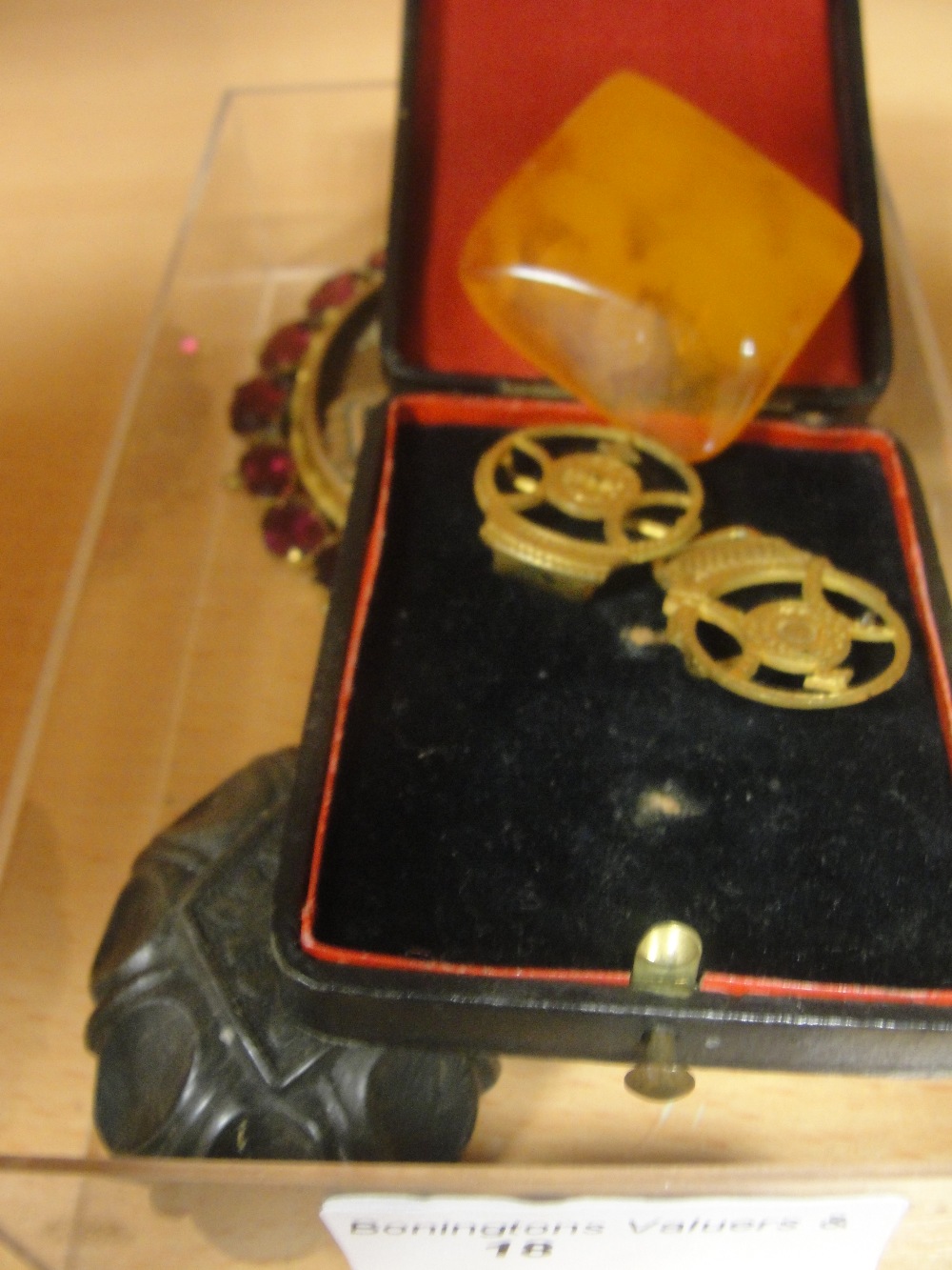 A quantity of vintage brooches to inc amber; together with a hair locket