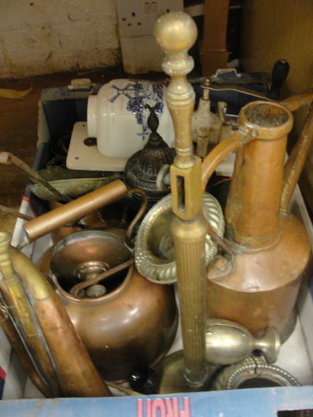 A large quantity of metalware to inc brass, coffee grinder, locks etc