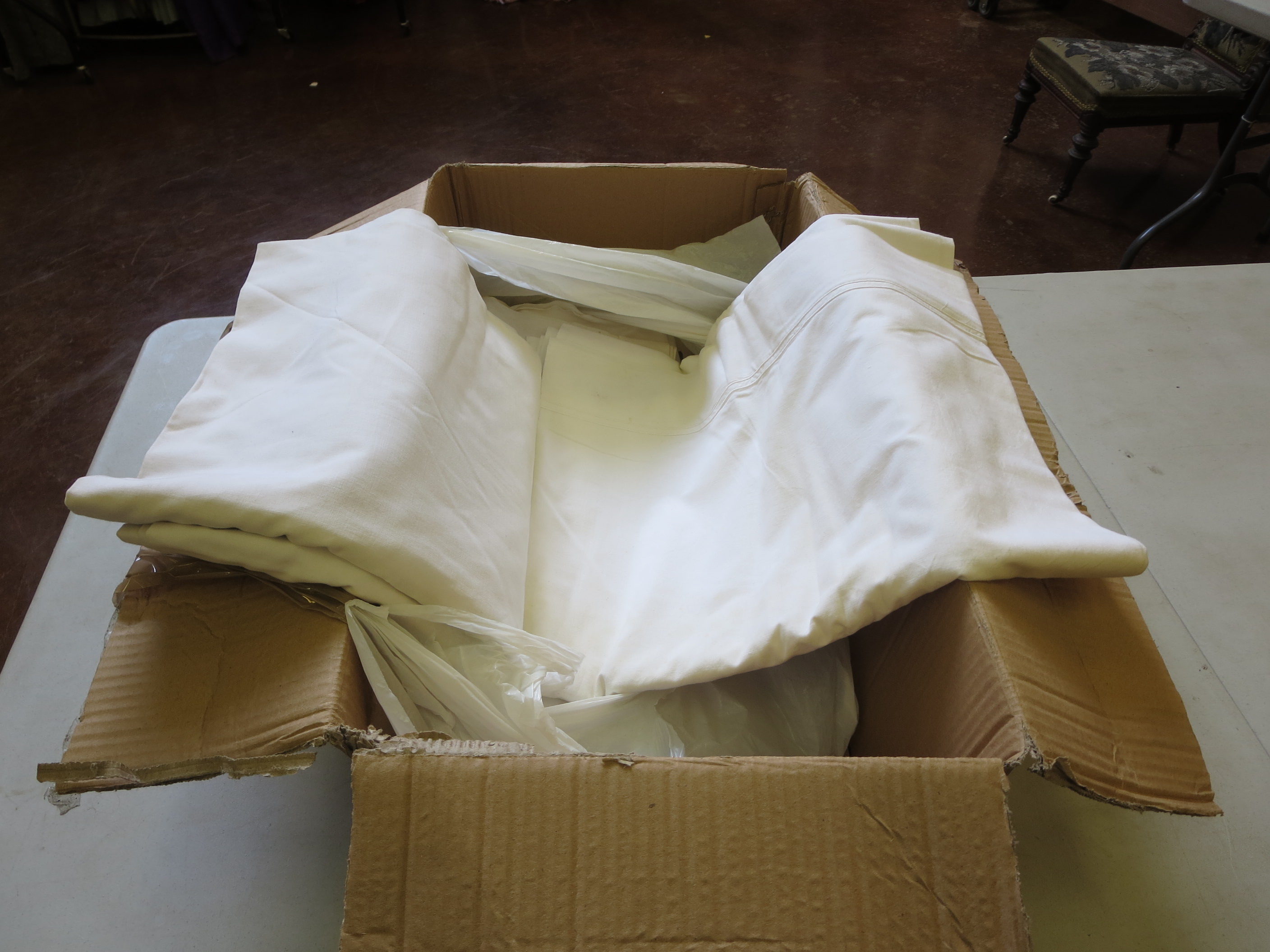 A quantity of household linen including sheets