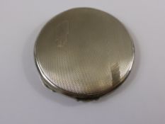 A solid silver Art Deco powder compact Birmingham hallmark dated 1934/35 mm WNTD.