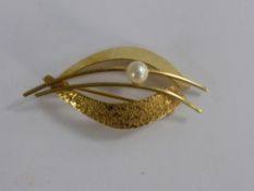 14 ct Art Deco Yellow Gold and Pearl Brooch, in the form of a leaf, approx 3 gms