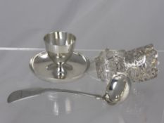 Miscellaneous Silver, including two napkin rings, Sheffield hallmark dated 1907, egg cup London