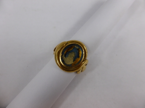 Gent`s 18ct gold tested ring ( stone missing ), size L, 11 gms.