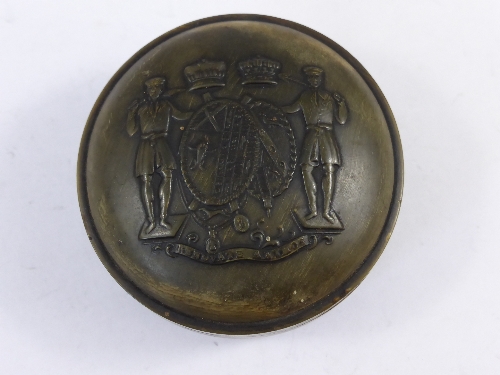 Rare Circa 18th century Horn Snuff Box, the snuff box depicting the Coat of Arms for Thomas Robert,