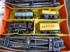 Hornby Train Set, No. 40 comprising an engine, two carriages and assorted track.