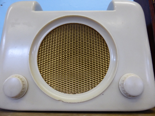 An Ivory Bush 1950`s Radio