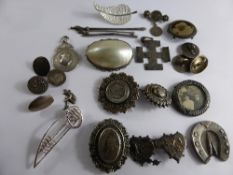 Collection of Miscellaneous Silver Jewellery, including badges, brooches etc,approx 85 gms.