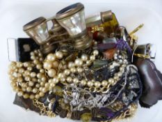 A collection of misc. costume jewellery incl. rings, necklaces, earrings, brooches etc. together