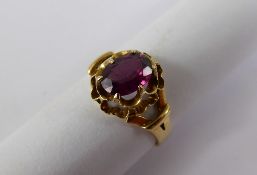 Lady`s 14 / 18 ct (tested) Gold and Tourmaline Floral Ring, 7 x mm and size K, approx 2 gms