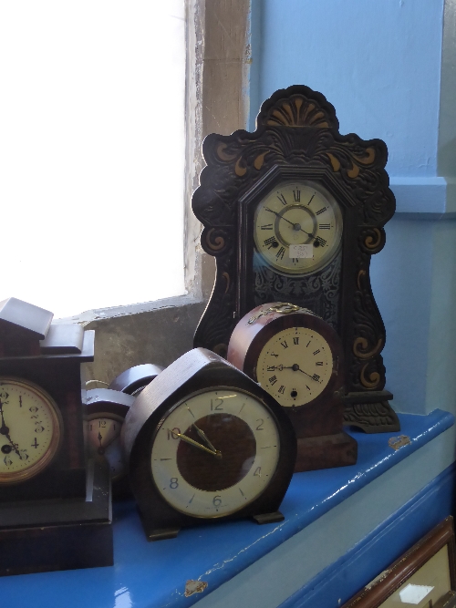 Miscellaneous Clocks, including a Smith mantle clock, a mantle clock with decorative brass banding