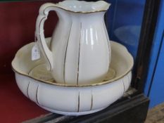 Villeroy & Bosch Dresden "Tannenberg" wash basin, jug, soap dish and a further dish.