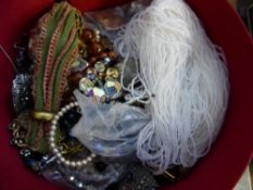 Miscellaneous Lady`s Costume Jewellery, including brooches, necklaces and a Italian four strand