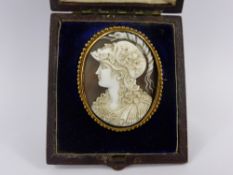 A Lady`s Antique Shell Cameo Brooch, in the classical style, brooch in 9 ct gold beaded mount,