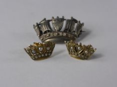 A Pair of 9 ct hallmark Seed Pearl Coronet Earrings, the earrings having 11 pearls in each, approx.