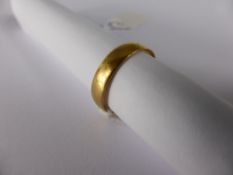 22 ct Yellow Gold Wedding Band, Size Q, approx 3.8 gms