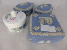 A quantity of Wedgwood Jasper Ware trinket dishes including a lidded Clementine dish R4445, a