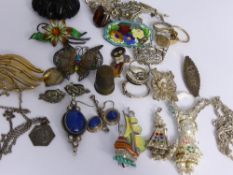 A misc. collection of costume and other jewellery incl. marcasite, silver filigree etc.