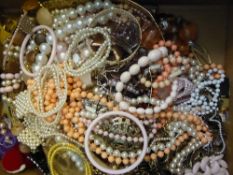 A collection of misc. costume jewellery incl. necklaces, bangles, earrings etc.