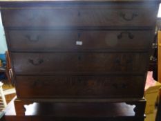 A Victorian oak chest of drawers on bracket feet with four graduated drawers, approx. 106 x 53 x 87