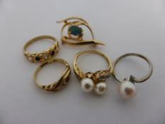 A misc. collection of jewellery incl. a lady`s silver and white stone ring, silver simulated pearl
