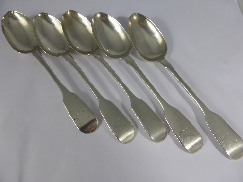 Five Victorian solid silver serving spoons, London hallmarked, dated 1843 / 44, mm William Eaton,
