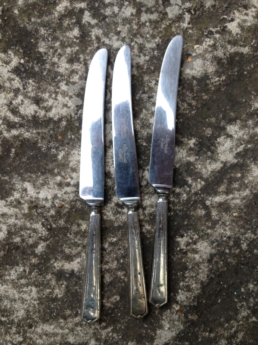 3 silver knives no reserve