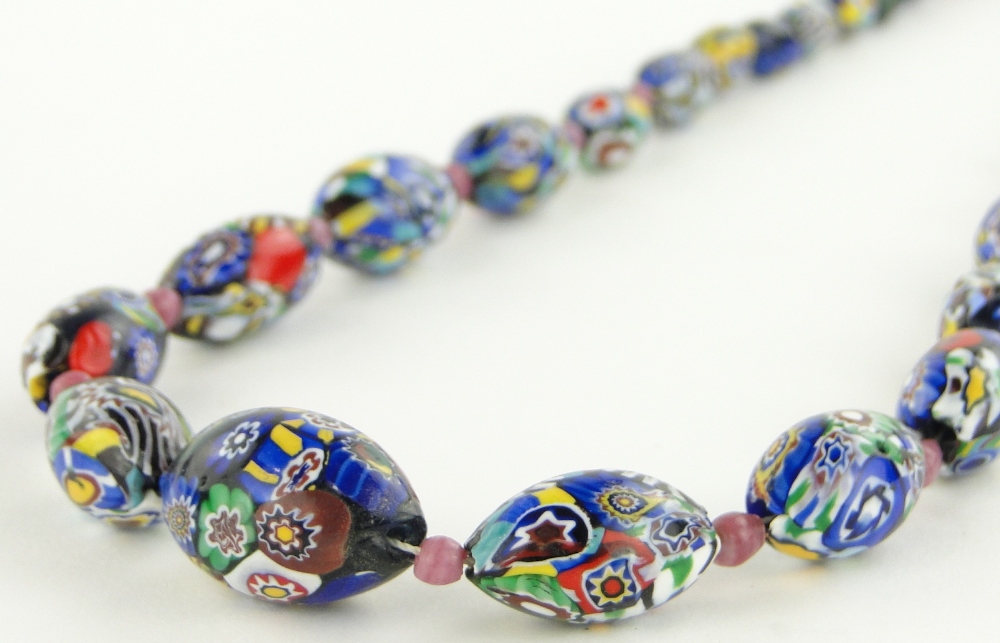 Venetian graduated glass bead necklace, 25".