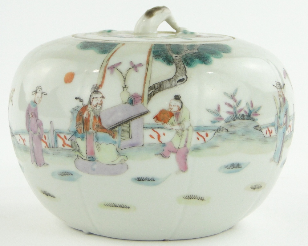 A Chinese porcelain pot and cover with garden scene and seal mark, diameter 5.25".