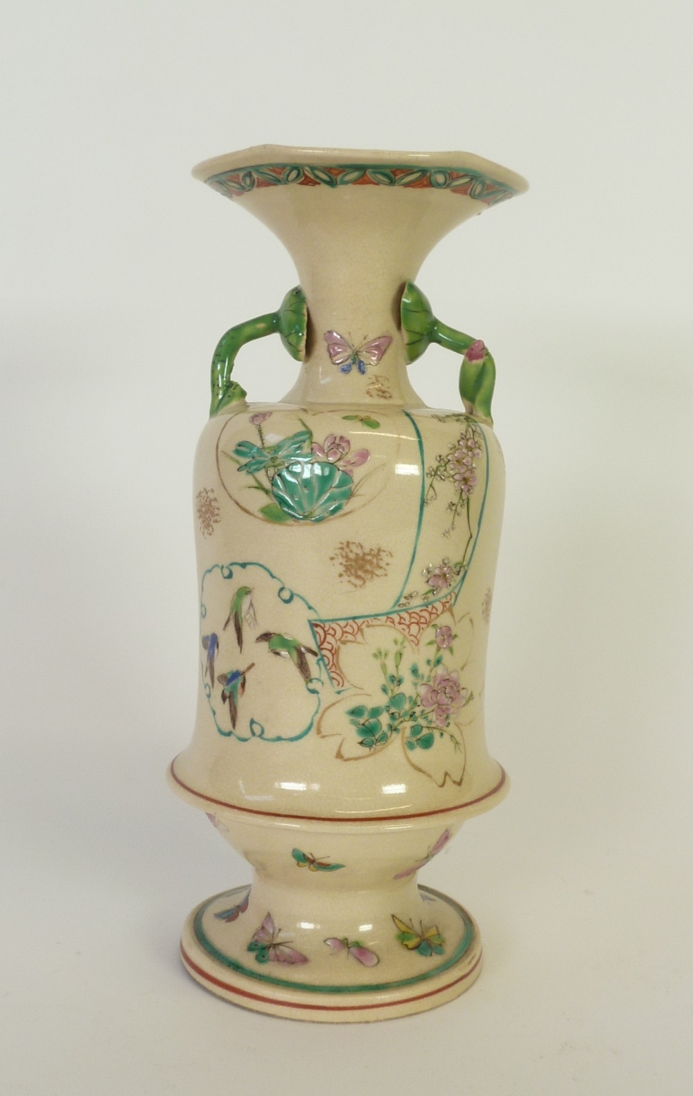 LATE NINETEENTH CENTURY JAPANESE SATSUMA POTTERY VASE, polychrome enamelled and gilt on a crazed