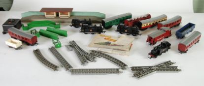 SUNDRY ITEMS OF UNBOXED TRIANG ROVEX OO MODEL RAIL, to include remnants of Passenger Train set No.
