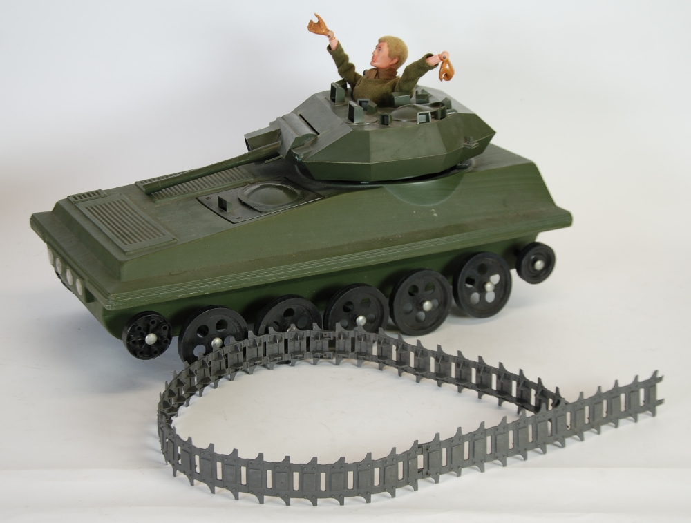 PALITOY ACTION MAN GREEN MEDIUM TANK AND FIGURE, the tank with swivel turret (one tank track a.f.)