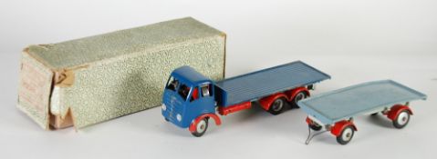 SHACKLETON LORRY AND DYSON TRAILER, Foden FG wheel flat back lorry (dark blue/red mud guards tanks)