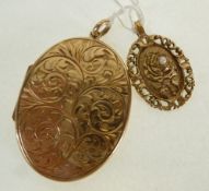 A 9CT GOLD FOLIATE ENGRAVED OVAL LOCKET PENDANT, 1 ¾" (4.5cm) long, Birmingham, AND A SEED PEARL SET
