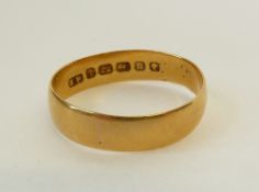 A 22CT GOLD WEDDING RING, Birmingham 1887, 2.6g