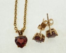 A 9CT GOLD SET HEART CUT GARNET PENDANT, ON 9CT GOLD CHAIN NECKLACE, WITH A PAIR OF MATCHING