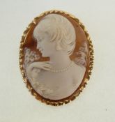A MODERN CARVED SHELL CAMEO BROOCH, DEPICTING AN ELEGANT LADY, in stamped 14ct gold frame, 2" (