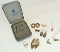 SILVER JEWELLERY, TO INCLUDE THREE NECKLACE AND EARRING SETS, FOUR NECKLACES, FOURTEEN PAIRS OF