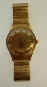 CIRCA 1980 OMEGA 18ct GOLD CASED CONSTELLATION CHRONOMETER AUTOMATIC GENTLEMAN`S WRIST WATCH on 18ct