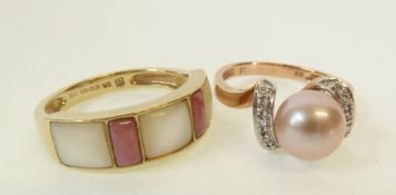 A STAMPED 9CT ROSE GOLD, PEARL AND DIAMOND RING, with central cultured pearl with diamond set
