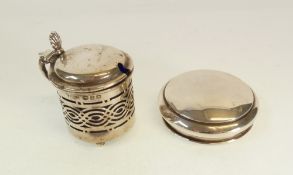 A PIERCED SILVER MUSTARD RECEIVER, with blue glass liner, Birmingham 1899, AND A SILVER CIRCULAR POT