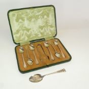 A CASED SET OF SIX HANOVARIAN RAT-TAIL PATTERN COFFEE SPOONS, WITH A PAIR OF SUGAR-BOWS, Sheffield