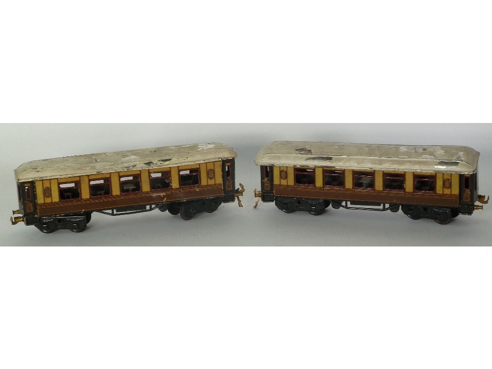 *A PAIR OF MARKLIN GERMANY `O` GAUGE EIGHT WHEEL PASSENGER COACHES, in GWR brown and cream livery
