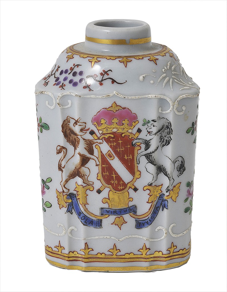 A 19th century Samson porcelain tea caddy with polychrome armorial decoration, depicting two rampant