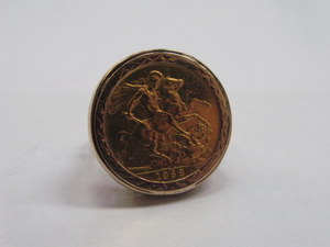 GOLD FULL SOVEREIGN WITHIN 9ct GOLD RING SETTING