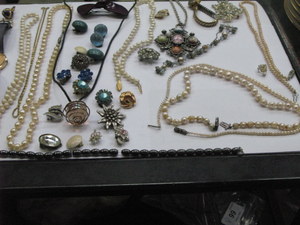 PARCEL OF COSTUME JEWELLERY, COMPACT, WRISTWATCHES, ETC.