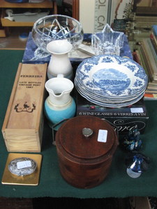 SUNDRY LOT INCLUDING BOXED AND UNBOXED GLASSWARE INCLUDING MDINA PAPERWEIGHT.  ALSO BOXED VINTAGE