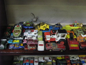 PARCEL OF UNBOXED DIECAST VEHICLES INCLUDING CORGI, MATCHBOX, DINKY, ETC.  ALL IN WELL USED